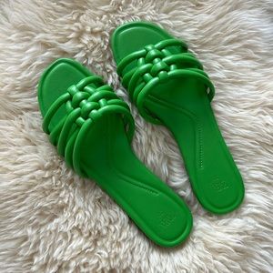 Cute💚 Zara sandals. Never worn!